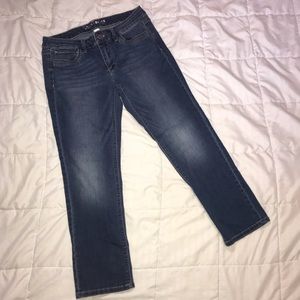 WHBM Straight Leg Jeans Dark Wash Size 6 Mid Rise